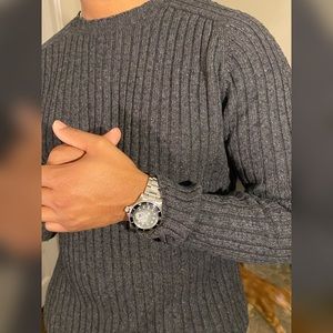 Men’s grey Abercrombie & Fitch knit sweater